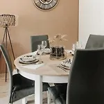 T2 Moderne Avec Piscine, Terrasse Et Parking Privé * Uzès