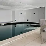 T2 Moderne Avec Piscine, Terrasse Et Parking Prive ユゼ