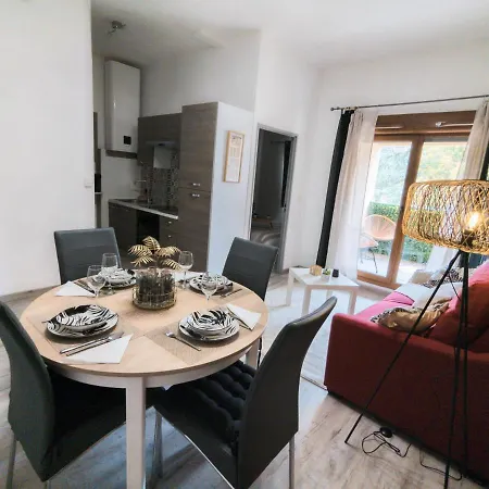 Moderne Avec Piscine, Garage Prive Et Terrasse Sud Apartment Uzes