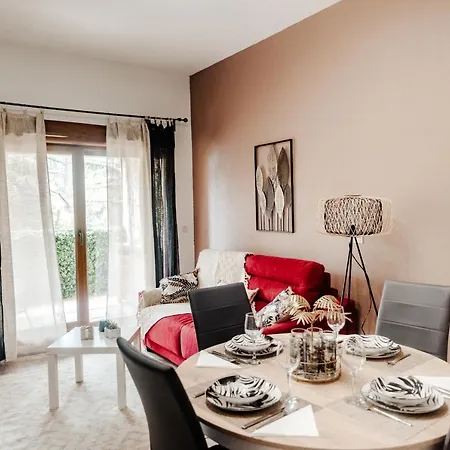 Moderne Avec Piscine, Garage Prive Et Terrasse Sud Apartment Uzes