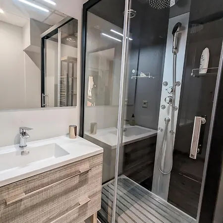 Moderne Avec Piscine, Garage Prive Et Terrasse Sud Apartment *