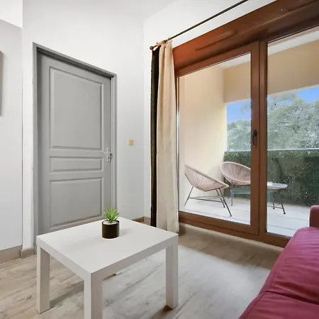 T2 Moderne Avec Piscine, Terrasse Et Parking Privé * Uzès