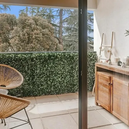 T2 Moderne Avec Piscine, Terrasse Et Parking Prive 위제