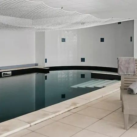 T2 Moderne Avec Piscine, Terrasse Et Parking Prive 위제